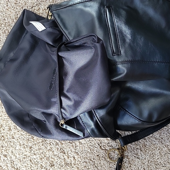 FRYE AND CO. BLACK CROSSBODY PURSE - Picture 5 of 11